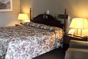 Colonial Hotel 2*