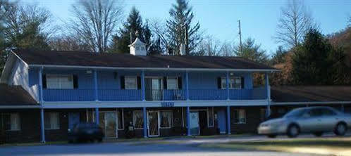 Colonial Hotel 2*